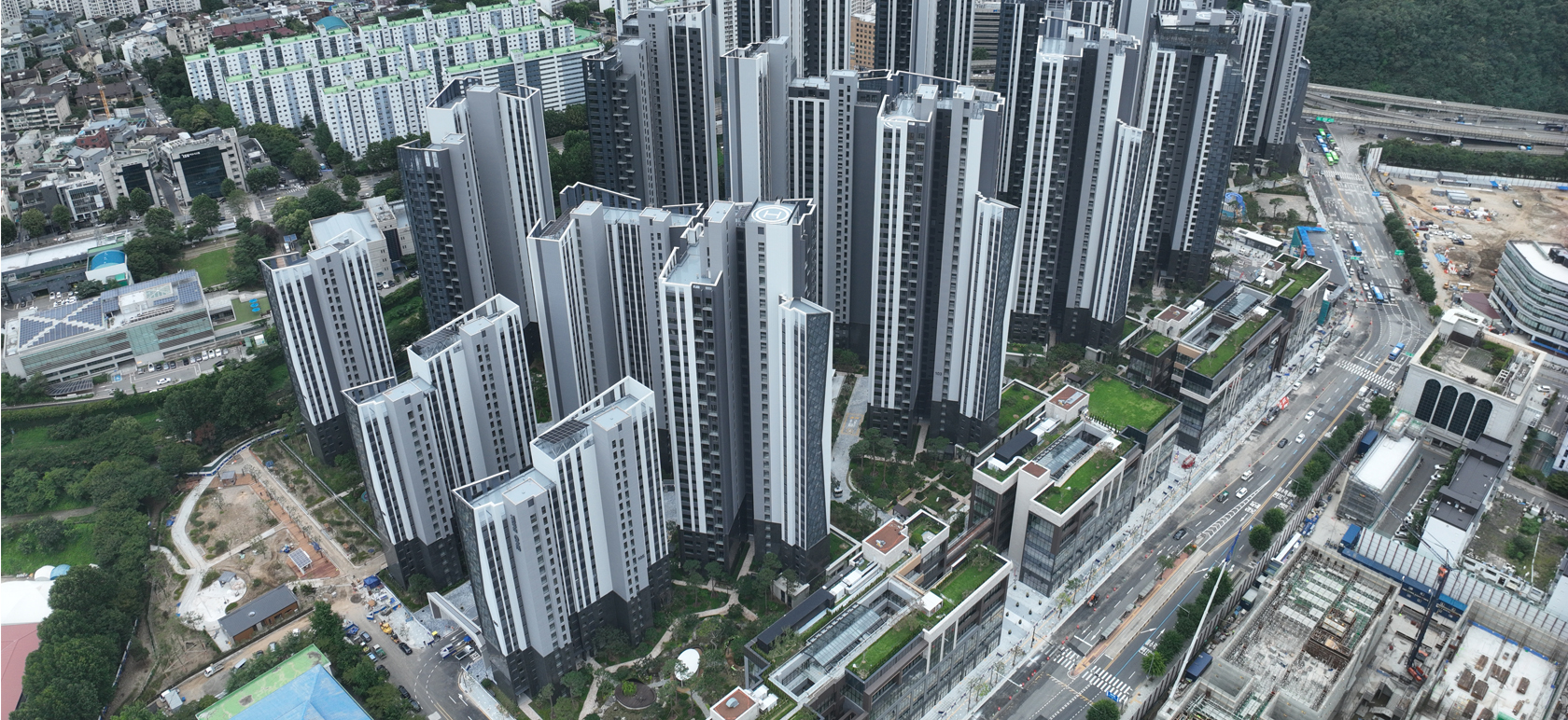 Banpo Apartment (District 3) Housing Reconstruction Project image 1