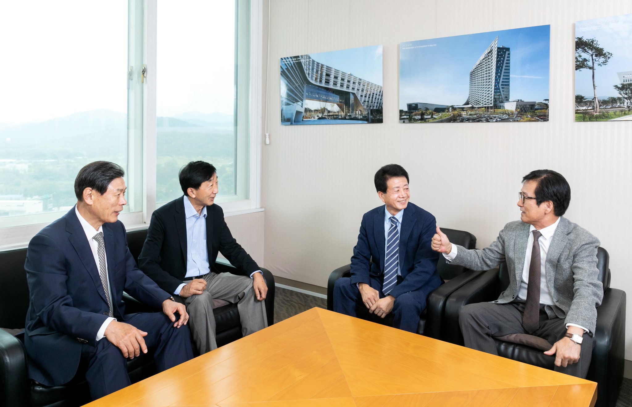 토문 공동창립자
